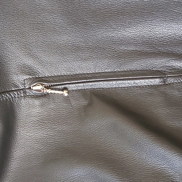 Leather jacket - Picture 6 of 11